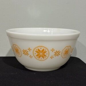 Vintage Pyrex Town and Country Mixing Bowl